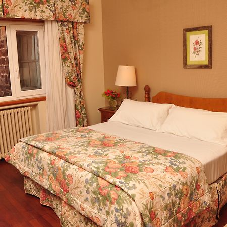 Llao Llao Resort, Golf-Spa San Carlos de Bariloche Room photo A guest room at the hotel