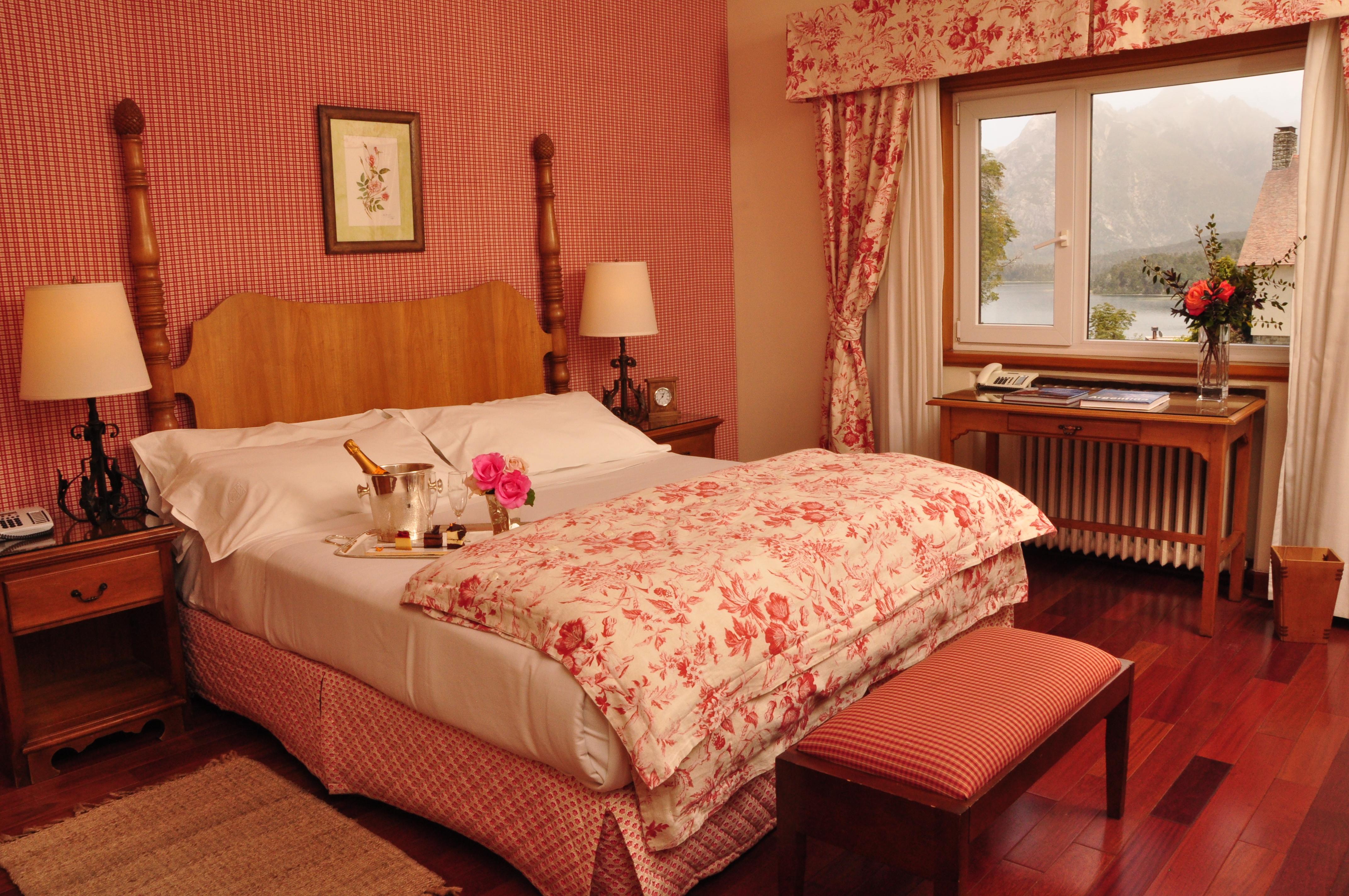 Llao Llao Resort, Golf-Spa San Carlos de Bariloche Exterior photo A bedroom at the Killarney International Hotel