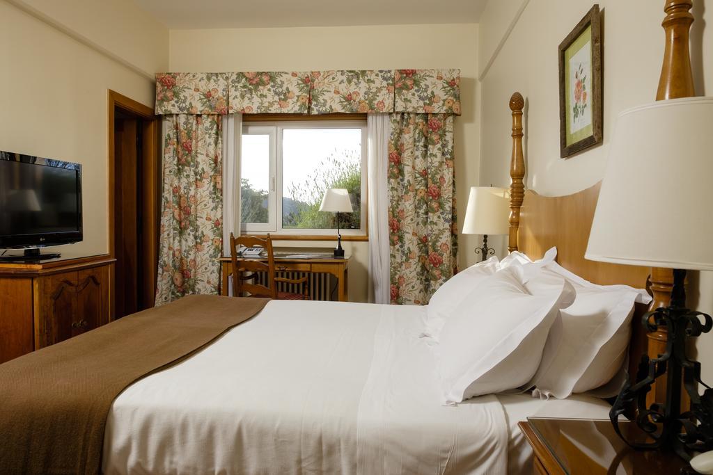 Llao Llao Resort, Golf-Spa San Carlos de Bariloche Exterior photo A bedroom at the hotel